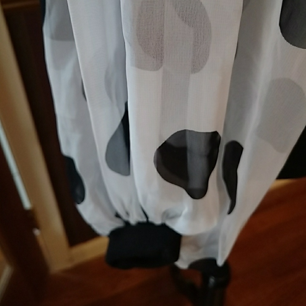 Dress - Picture 3 of 4